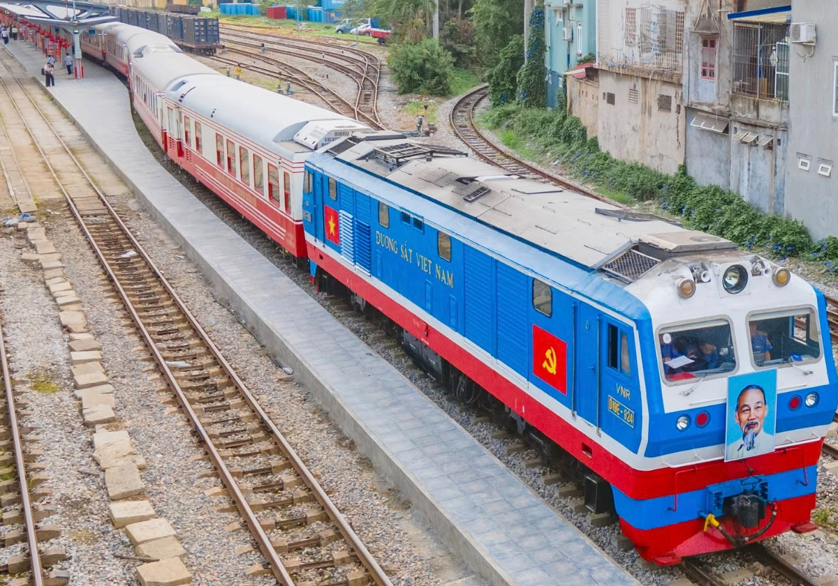 ĐẶT VÉ TÀU ONLINE - KHÔNG ĐỢI CHỜ, CHẲNG CẦN ĐI XA! 🚂💨